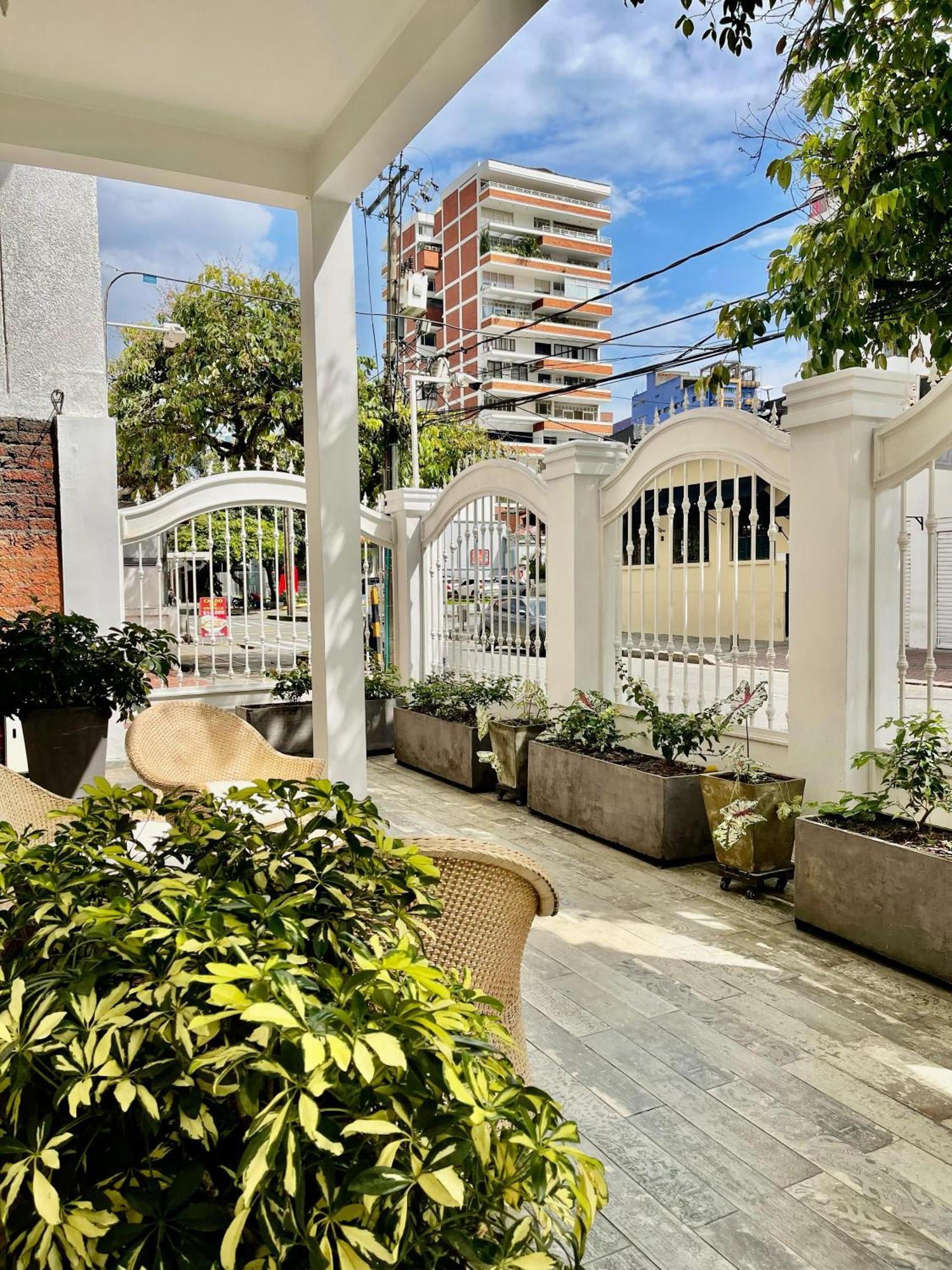 קאלי Hotel Cattaleya City מראה חיצוני תמונה