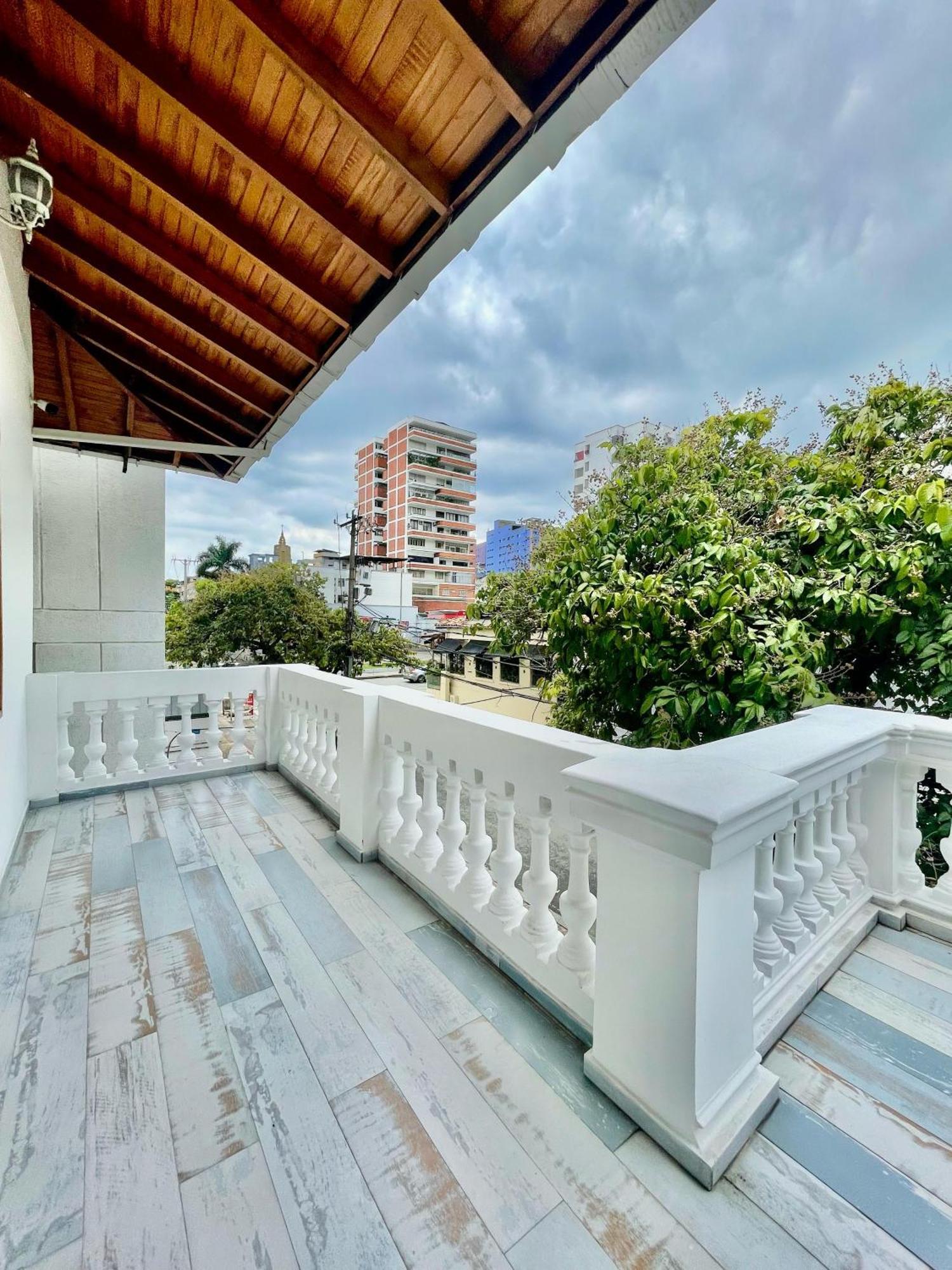 קאלי Hotel Cattaleya City מראה חיצוני תמונה